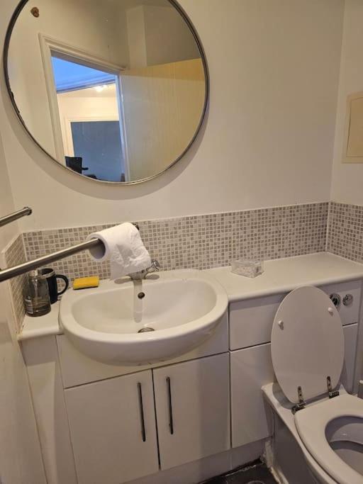 Big Double Room With Bathroom In 2 Bedroom Flat Kitchen Is Shared Harrow on the Hill ภายนอก รูปภาพ
